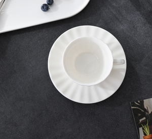 Ensemble tasse et soucoupe en porcelaine blanche personnalisé pour hôtel, restaurant, mariage, vente en gros - Product Image 4