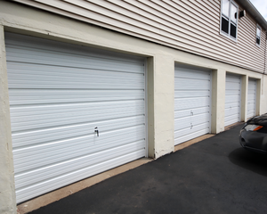 Máquina perfiladora de paneles de puertas de garaje seccionales de acero estriado, tipo Flatline, Slimline y Glacier, con corte de sierra de volante y ancho ajustable - Product Image 6