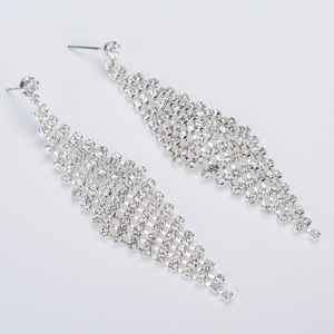 Pendientes de Moda E445, Venta Directa de Fábrica, Pendientes de Botón Personalizados con Borlas de Diamantes de Imitación y Forma de Rombo - Product Image 5