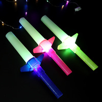 Bâton lumineux LED télescopique en plastique à quatre sections avec fonction clignotante pour concerts, fêtes d'enfants et utilisation en extérieur - Vente en gros