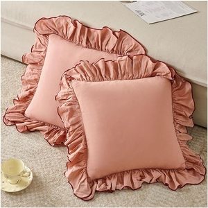 Housse de coussin décorative en coton à volants, couleur unie, rose magnifique, pour la maison - Product Image 1
