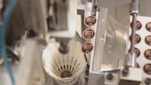 WUXING Production Equipment YMQ-TB Fully Automatic <strong>Labeling</strong> <strong>Machine</strong> Of Badminton Shuttlecock Production <strong>Machine</strong> - Product Image 6