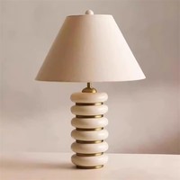 Lampe de bureau de luxe légère en résine style Wabi Sabi, idéale pour les salons, les bureaux, les chambres, les hôtels d'art et les têtes de lit
