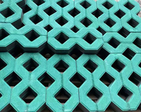 Brique de pavage poreuse en béton à motif traditionnel à huit grilles carrées pour plantation d'herbe, idéale pour les parkings - Vente directe usine
