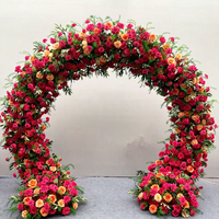 Arche florale de luxe en gros pour décoration de mariage, fournitures d'arche de fleurs artificielles en roses pour la décoration de scène de banquet de mariage