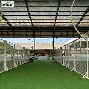 Il Nuovo Design di LUX è un Successo di Vendite e Molto Popolare, con un Campo da PADEL Panoramico Bianco Latte - Product Image 4