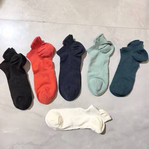 Lot mixte de chaussettes en surplus en liquidation, chaussettes de course unisexes SEA SA à prix réduit pour la revente, chaussettes de sport athlétiques en gros pour la revente - Product Image 1
