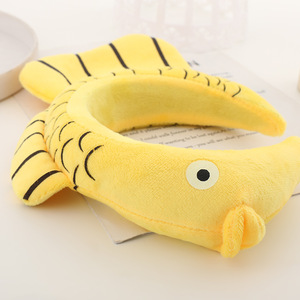 Diadema de boda hecha a mano para mujer, con diseño de Tiburón de dibujos animados, estilo viral de Internet, y divertido diseño de pez pequeño con pelo de <span class=keywords><strong>carpa</strong></span>, inspirada en <span class=keywords><strong>la</strong></span> popularidad de Little Red Book Explosions. - Product Image 4