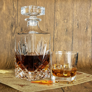 Tasse en <span class=keywords><strong>verre</strong></span> carrée de haute qualité avec logo personnalisé <span class=keywords><strong>Verre</strong></span> transparent Design créatif Style Vodka <span class=keywords><strong>Rhum</strong></span> Agave Tasse de bar à <span class=keywords><strong>boire</strong></span> <span class=keywords><strong>Verre</strong></span> - Product Image 2