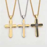 Collier pendentif croix double couche en acier inoxydable avec incrustation de cristaux brillants, breloque religieuse chrétienne, bijou de prière, style hip-hop pour homme