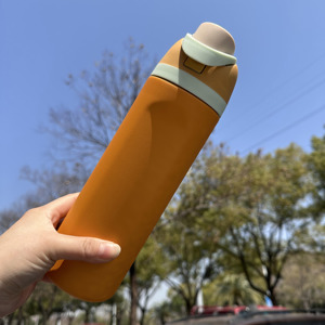 Nouveau gobelet de voyage en acier inoxydable avec logo personnalisé de 24oz thermos à double paroi bouteille à vide isolée avec paille - Product Image 3