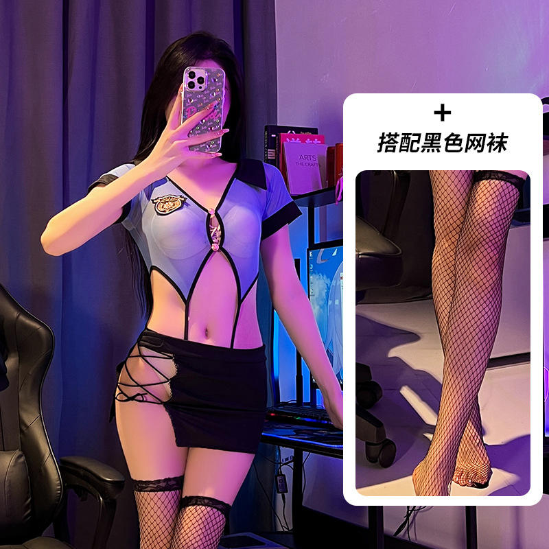 ชุดตำรวจหญิง + ถุงน่องตาข่ายสีดำ