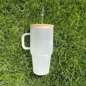 แก้วกาแฟแก้วใสฝ้าขนาด 32 ออนซ์ 40 ออนซ์ ปราศจากสาร BPA พร้อมฝาไม้ไผ่และหลอดดูด สำหรับการพิมพ์แบบซับลิเมชั่น - Product Image 5