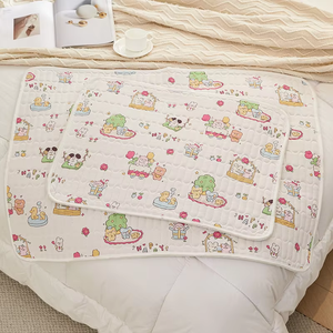 Coussin d'urine absorbant à cinq couches en coton tissé de classe Anti-acariens motif de dessin animé antidérapant imperméable coussin d'allaitement bébé poussette - Product Image 4