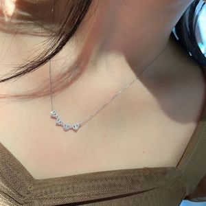 สร้อยคอทองคำ 18K รูปใบโคลเวอร์สี่แฉก Xinfly Trendy ประดับเพชรธรรมชาติ 0.25 กะรัต Au750 สวมใส่ได้สองแบบ เหมาะสำหรับงานหมั้น - Product Image 5