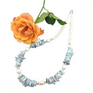 Collier vintage bohème en résine et agate, orné d'un pendentif en pierre, élégant, unisexe, bijoux tendance pour mariage ou fête, pour femme. - Product Image 3