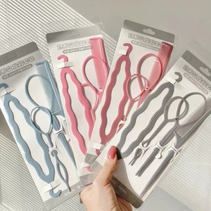 อุปกรณ์จัดแต่งทรงผมแบบวงแหวน 4 ชิ้น ชุดทำผมหางม้าแบบ Topsy Tail  อุปกรณ์ถัก<span class=keywords><strong>เปีย</strong></span>แบบฝรั่งเศส ชุดทำผมทรงบัน สำ<span class=keywords><strong>ห</strong></span>รับผู้<span class=keywords><strong>ห</strong></span>ญิง เด็ก<span class=keywords><strong>ห</strong></span>ญิง และเด็ก  สำ<span class=keywords><strong>ห</strong></span>รับจัดแต่งทรง<span class=keywords><strong>ผม</strong></span> - Product Image 1