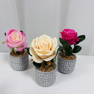 Plante artificielle de haute qualité, rose à <span class=keywords><strong>tige</strong></span> unique <span class=keywords><strong>en</strong></span> <span class=keywords><strong>pot</strong></span>, faux bonsaï pour la décoration de la maison, du bureau, des événements de mariage - Product Image 1
