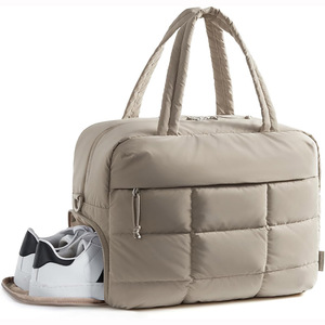 Sac de voyage imperméable pour femme avec compartiment à chaussures, petit sac de sport, sac de voyage à main 23L - Product Image 1