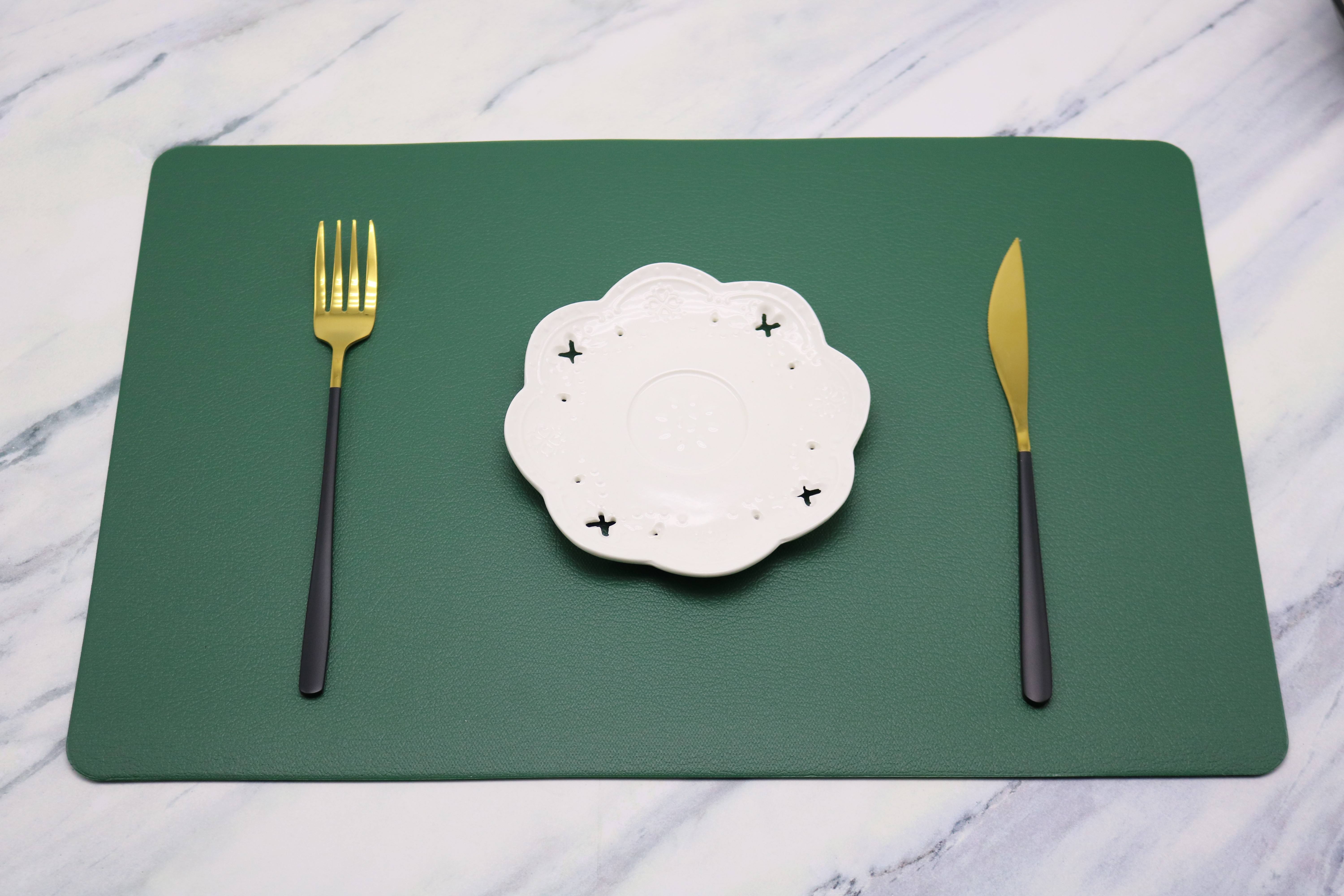 สีเขียว