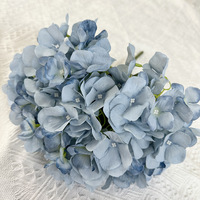 Bunga Hydrangea Biru Buatan Tangan Ramah Lingkungan Laris Manis, Tangkai Panjang, Bahan Sutra Plastik, Sentuhan Realistis, Warna Putih, Cocok untuk Hotel dan Taman