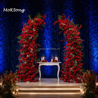 Arche florale de luxe professionnelle MoKtong en roses rouges artificielles pour décoration de mariage et événements