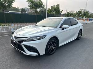 Toyota Camry Usata a Benzina Economica, Senza Incidenti, Berlina 5 Posti in Vendita - Product Image 2