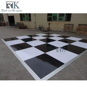 Décoration de mariage intérieure et extérieure, piste de danse, sol blanc et noir à carreaux - Product Image 6