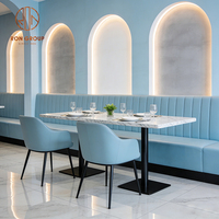 Ensemble de mobilier de café-restaurant : table ronde en marbre demi-cercle, chaises et banquette