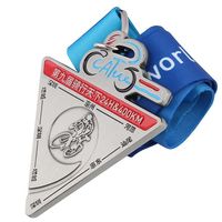 Médaille de finisseur triangulaire personnalisée, médaille en métal sur mesure avec breloque supplémentaire pour les événements de course de longue distance