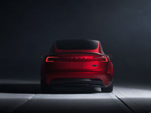 Tesla Model 3 d'occasion 2024, voiture électrique à énergie nouvelle, traction avant, boîte de vitesses automatique, conduite à gauche, sièges en cuir, jantes en alliage d'aluminium R21, couleur foncée - Product Image 4