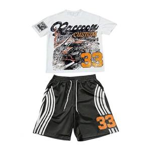 Ensembles de survêtements pour hommes personnalisés en gros, de haute qualité, en coton et polyester, avec imprimé graphique vintage de course, style Blokecore et effet vieilli - Product Image 1