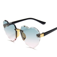 Mode enfants lunettes de soleil enfants lunettes de soleil en forme de coeur bébé UV400 sans monture en plein air nuances filles garçons lunettes de soleil