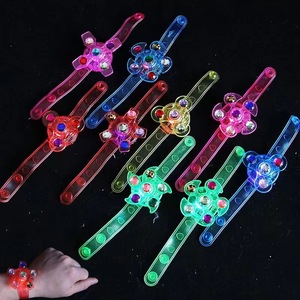 Montre rotative LED lumineuse best-seller, jouet anti-stress pour enfants, bracelet clignotant, cadeau d'anniversaire, petit cadeau - Product Image 5