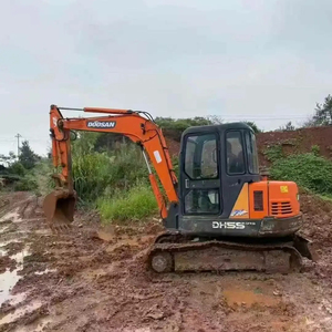 Excavadora hidráulica de cadenas usada de alta calidad Doosan DH55 de 5.5 toneladas, procedente de Corea, con bajo consumo. - Product Image 1