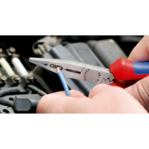 KNIPEX 13 01 160 Alicates combinados para electricistas y instaladores, recubiertos con resina sintética atramentizada negra, 160 mm - Product Image 3