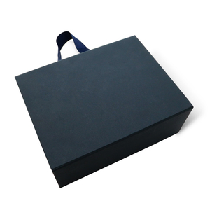 Custom Cardboard Clothing Candle Black Paper Gift Package Souvenir Paper Box Magnetic Paper <b>Boxes</b> With Handle - Product Image 5