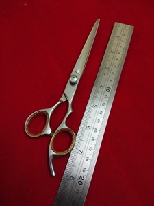 Tijeras de corte de pelo de precisión de 8 pulgadas para uso diestro - Product Image 5