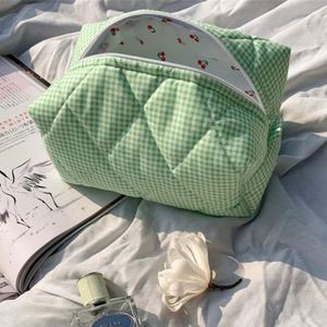 Fresh Plaid Quilted Cotton Eco-Friendly Large Capacity <b>Cosmetic</b> Bags Custom Travel Printed Makeup <b>Organizer</b> Pouch Bridesmaid - Product Image 4