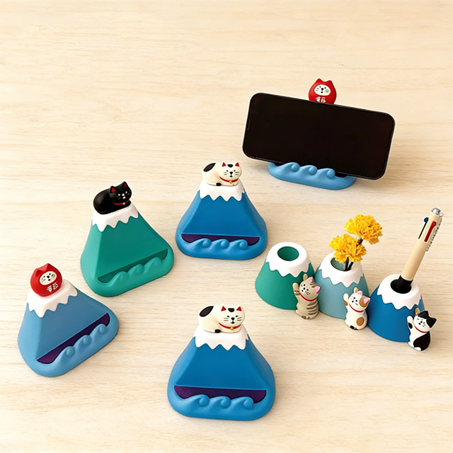 Resin Fuji Mountain Cat Animal Shape Mobile Phone Stand-Artistic Hand-painted Design for Home/Office Desk Decor & Gift