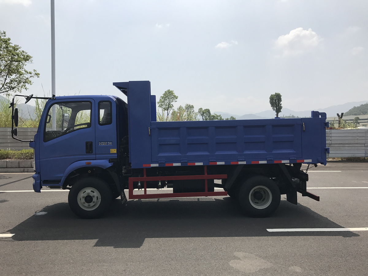 Sinotruck Homan 4X2 Small Mini 4 Tons Tipper Truck 8 Tons