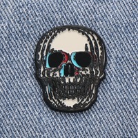 Broche de esmalte con calavera estilo cyberpunk, pin de solapa con arte glitch vaporwave