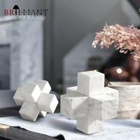 Ornements géométriques en marbre de style moderne Décoration d'art de chambre à coucher de salon Objet en marbre blanc Volakas