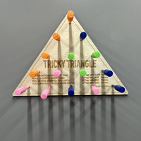 Jeu de société en bois personnalisable, portable, écologique, en forme de dessin animé, cadeau promotionnel, boîte triangulaire, échecs