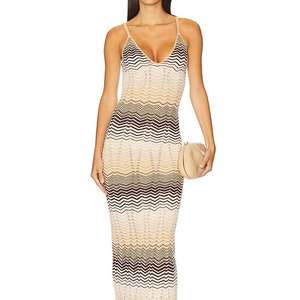 Abito lungo elegante in maglia satinata da donna, scollo a V, senza spalline, senza maniche, dritto, semplice, elasticizzato, stile Marcie. - Product Image 1