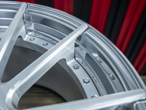 Jante en alliage d'aluminium multi-rayons de conception tendance avec lèvre argentée polie et face argentée brossée pour <span class=keywords><strong>Dodge</strong></span> <span class=keywords><strong>Viper</strong></span> <span class=keywords><strong>SRT</strong></span> <span class=keywords><strong>2006</strong></span> - Product Image 5