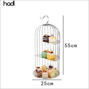 Vente en gros de cages à oiseaux suspendues en acier inoxydable doré à 3 niveaux hôtels durables - Product Image 3