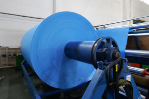 Le rouleau <span class=keywords><strong>de</strong></span> bâche en PVC peut être utilisé pour la ferme agricole masquant la bâche haute densité en polyester - Product Image 6