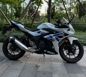 Moto Cruiser Suzuki GSX250R <span class=keywords><strong>d</strong></span>'<span class=keywords><strong>occasion</strong></span> - Faible kilométrage, haute qualité, moto idéale pour <span class=keywords><strong>d</strong></span>ébutant - Product Image 4