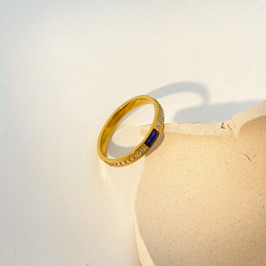 Blauwe Zirkoon Ingelegde Halve Cirkel Fijne Diamant Fijne Ring Joyas De Acero Inoxidable Al Por Mayor Titanium Staal 18K Gouden Ring - Product Image 5